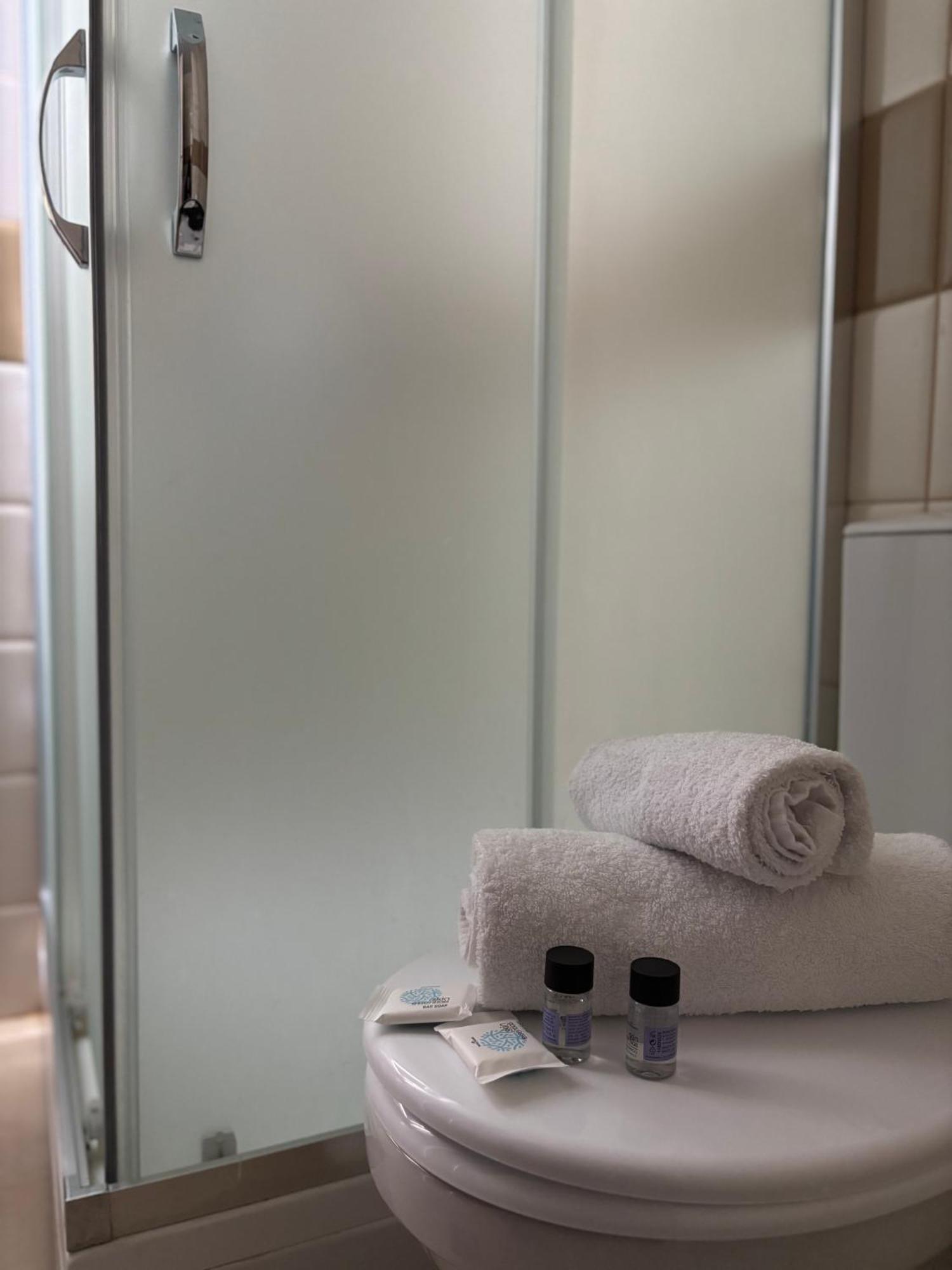Ambe Apartments 비톨라 외부 사진